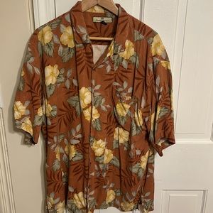 Tommy Bahama Hawaiian shirt. Size men’s large